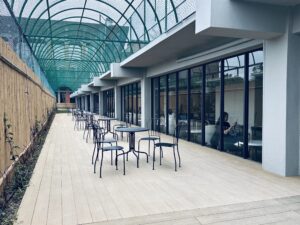 圖4：玄奘大學「優悅生活廣場」戶外用餐區_0